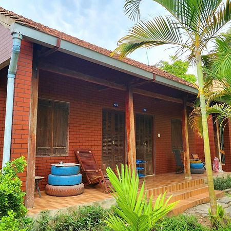 Cat Tien Farmer Lodge Quan Tom 外观 照片