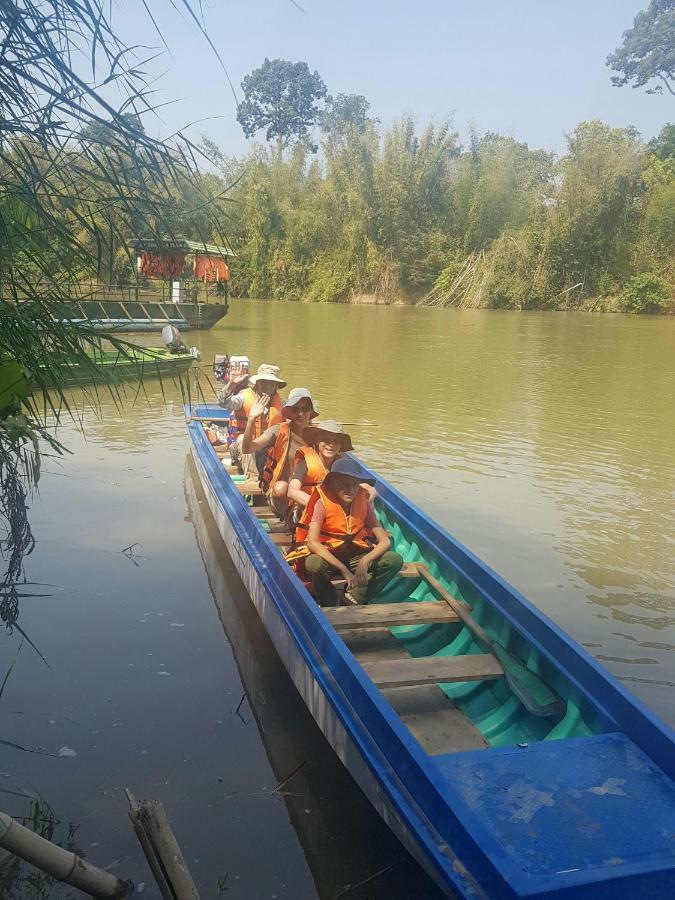 Cat Tien Farmer Lodge Quan Tom 外观 照片